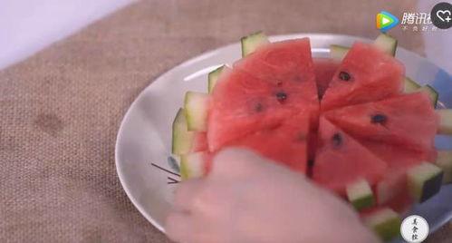 儿童花式吃瓜视频,解锁夏日清凉新姿势